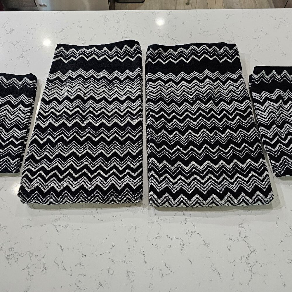 MISSONI Keith Chevron Terry Cotton Bath Set, 2 Bath Towel 2 Hand Towels, New